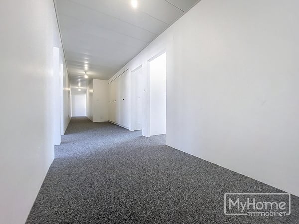 Bureau lumineux de 330m2 3
