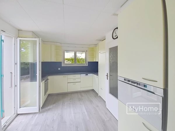 Spacieuse villa de 6.5 pièces avec un grand jardin privatif 2
