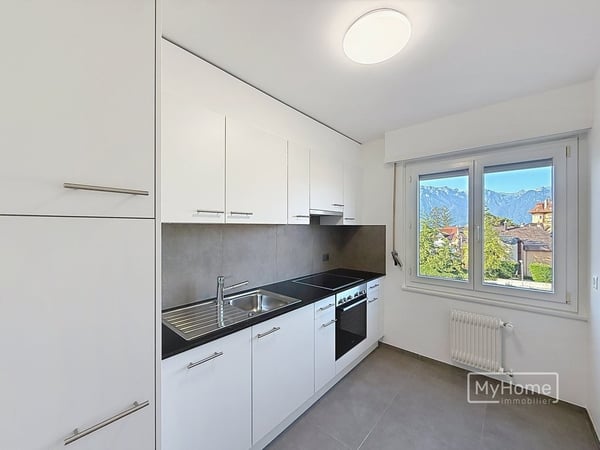 Appartement 5 pièces entièrement rénové au 2ème étage ! 1