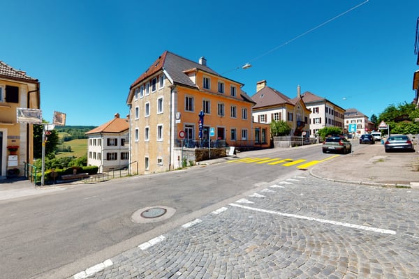 Splendide immeuble commercial avec chambres d'hôtes, bar et kiosque 3