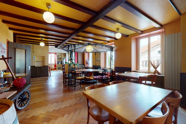 Splendide immeuble commercial avec chambres d'hôtes, bar et kiosque 11