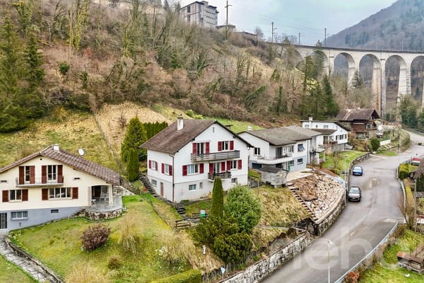 Belle maison de caractère à St-Ursanne ? 3 lots avec fort potentiel 2