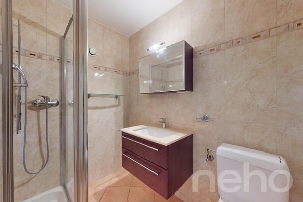 Lumineux 1p dans les hauteurs de la ville avec balcon + garage 11