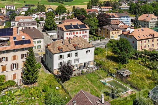 Immeuble unique à rénover - Propriété lumineuse aux volumes généreux 1