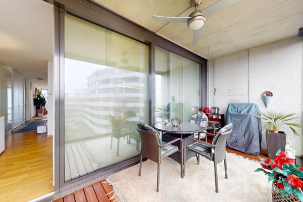 Moderne 1.5-Zimmer-Wohnung an zentraler Lage in Biel 12