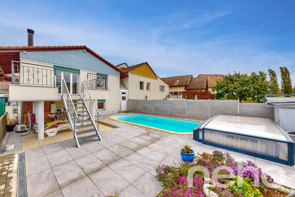 Villa jumelle avec piscine et appartement indépendant 1