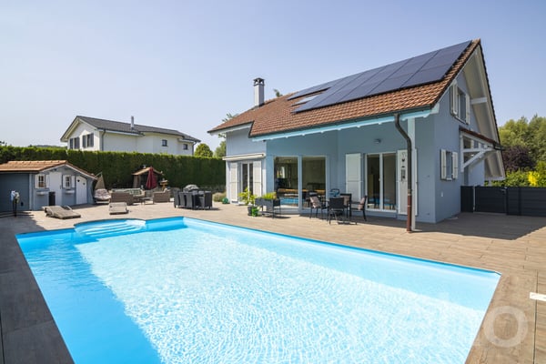 VILLA D?ARCHITECTE AVEC PISCINE DANS UN ÉCRIN DE VERDURE TRANQUILLE 1