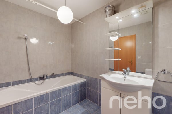 Charmant attique proche du centre-ville 10