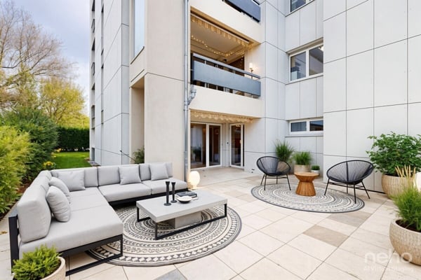 Appartement rénové de 1.5 pièces avec grande terrasse privée 10