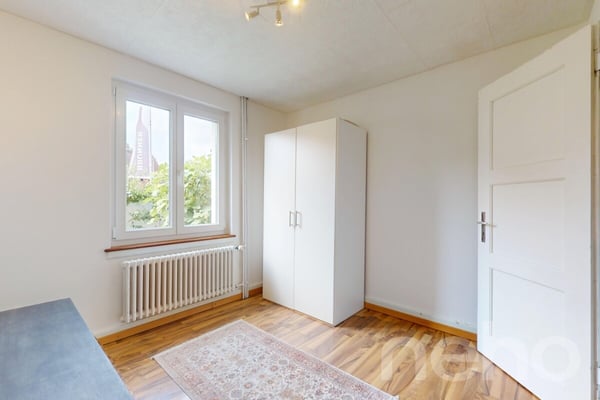 Einfamilienhaus 2Zi. mit separater Einliegerwohnung und Baulandreserve 5