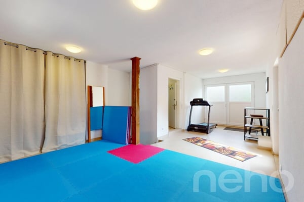 Einfamilienhaus 2Zi. mit separater Einliegerwohnung und Baulandreserve 9