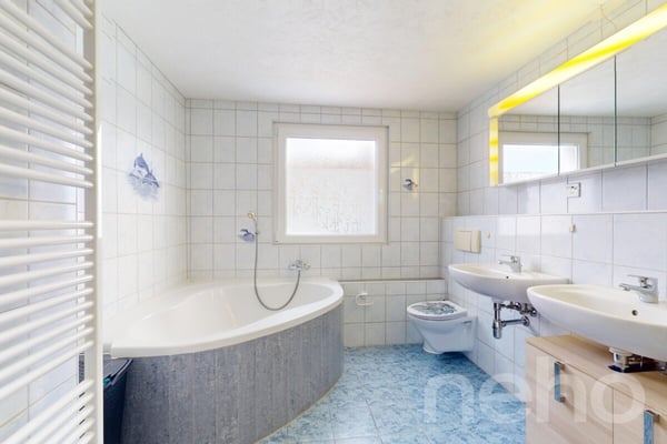 Einfamilienhaus 2Zi. mit separater Einliegerwohnung und Baulandreserve 10