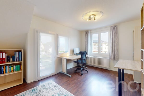 Einfamilienhaus 2Zi. mit separater Einliegerwohnung und Baulandreserve 7