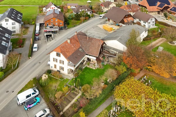 Charmantes Zweifamilienhaus mit Potenzial in Kappelen 4