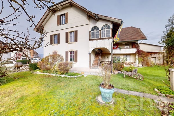 Charmantes Zweifamilienhaus mit Potenzial in Kappelen 3