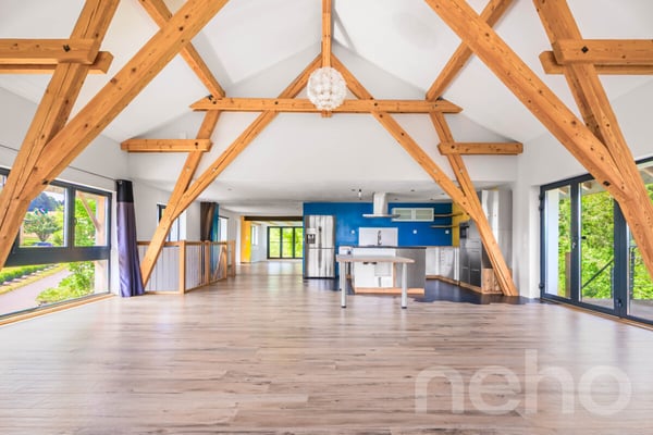 ENTRE NATURE ET CARACTÈRE : UNE FERME RÉINVENTÉE POUR UNE VIE LIBRE 5