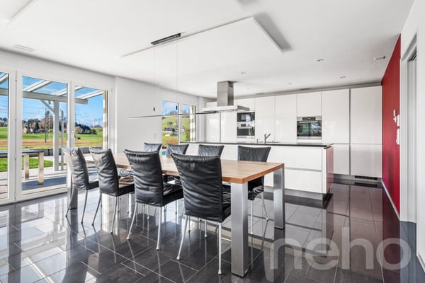 Modernes Einfamilienhaus mit Weitsicht und privatem Schwimmbad 4