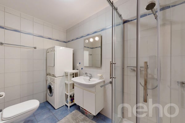 Rez-de-jardin d?exception avec piscine chauffée et vue lac?Alpes 11