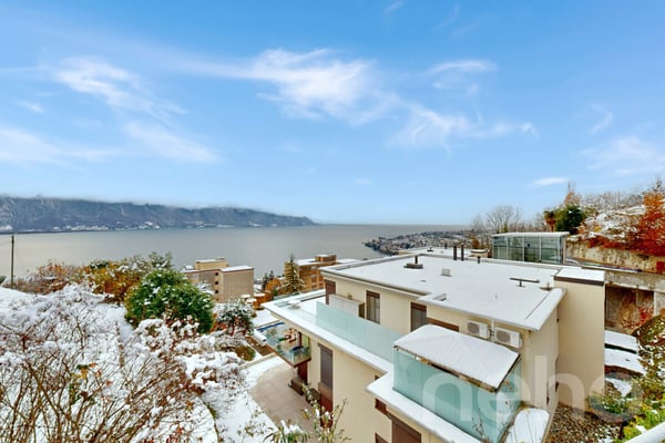 Rez-de-jardin d?exception avec piscine chauffée et vue lac?Alpes 2