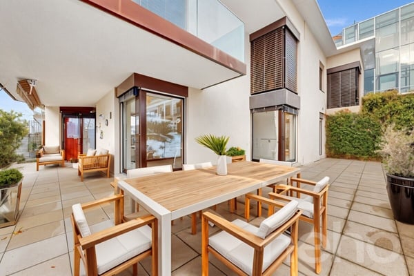 Rez-de-jardin d?exception avec piscine chauffée et vue lac?Alpes 3