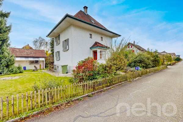 Freistehendes Einfamilienhaus mit vielseitigen Möglichkeiten 2