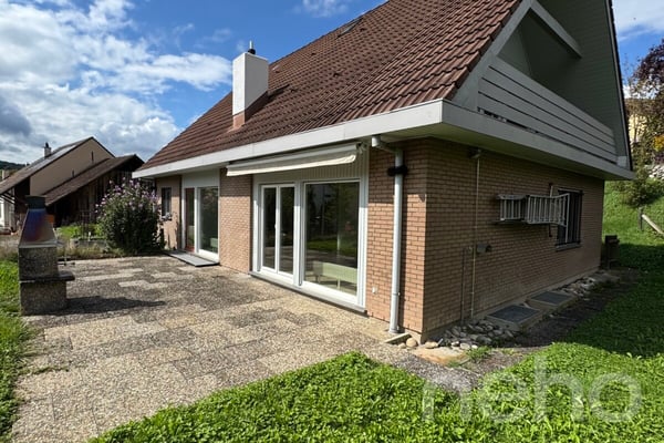 Charmantes Einfamilienhaus mit Gartenidylle und viel Platz in Magden 2