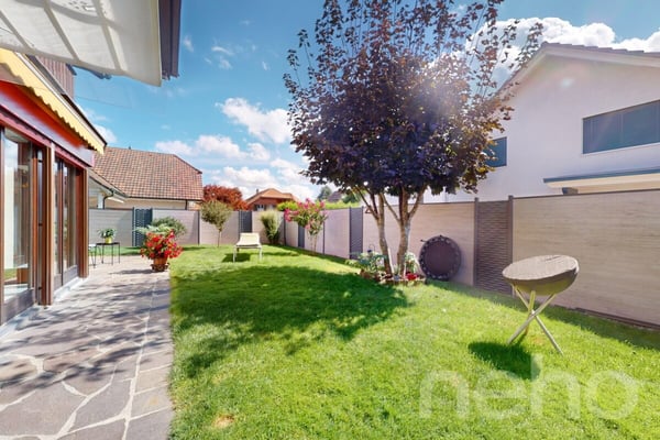 Lichtdurchflutetes Einfamilienhaus mit Garten und Cheminée in Wallbach 5