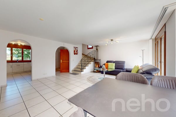 Lichtdurchflutetes Einfamilienhaus mit Garten und Cheminée in Wallbach 12