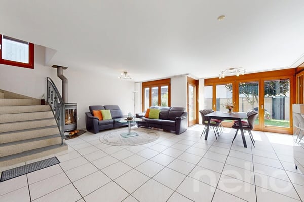 Lichtdurchflutetes Einfamilienhaus mit Garten und Cheminée in Wallbach 10