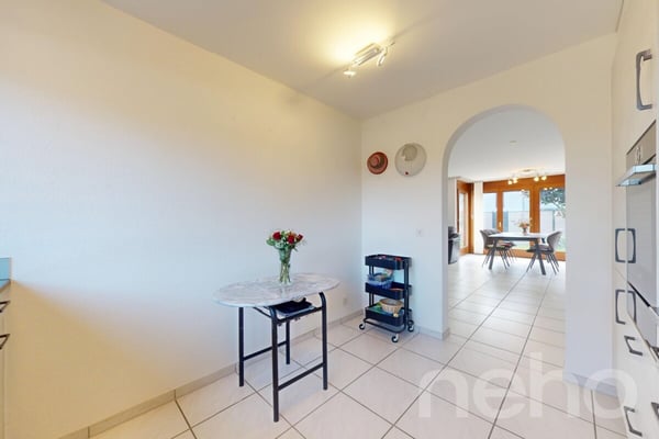 Lichtdurchflutetes Einfamilienhaus mit Garten und Cheminée in Wallbach 9