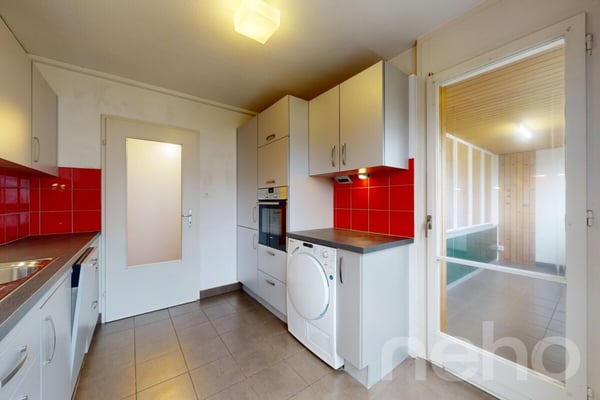 Appartement lumineux avec vue dégagée et emplacement idéal 9