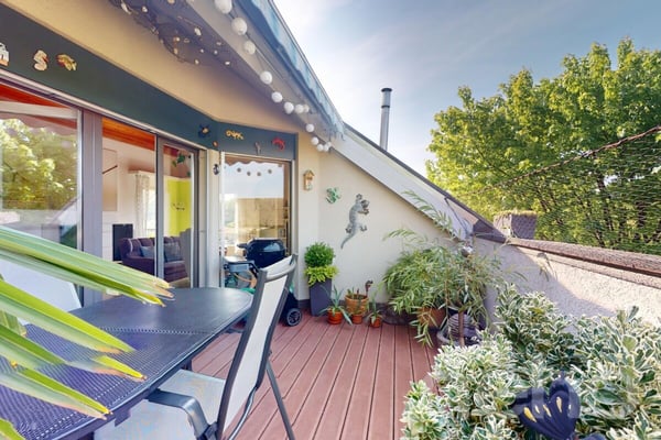 Helle 1.5-Zimmer Dachwohnung mit Balkon & unverbaubarer Aussicht 5