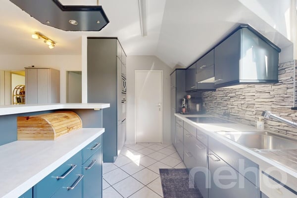 Helle 1.5-Zimmer Dachwohnung mit Balkon & unverbaubarer Aussicht 8