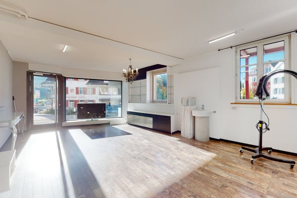 Mehrfamilienhaus mit Gewerbe ? zentral und renditestark 5