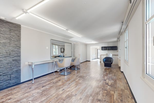 Mehrfamilienhaus mit Gewerbe ? zentral und renditestark 3