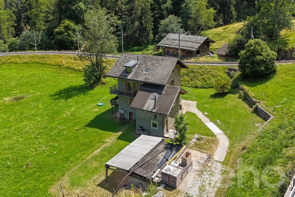 Exclusivité: Maison familiale de 2 appartements et un studio à Salvan 8