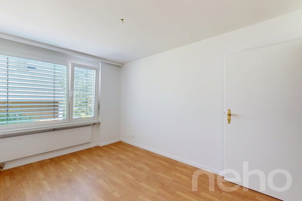 1.5-Zi.-Einfamilienhaus mit Garten, Teich & vielseitigen Optionen 7