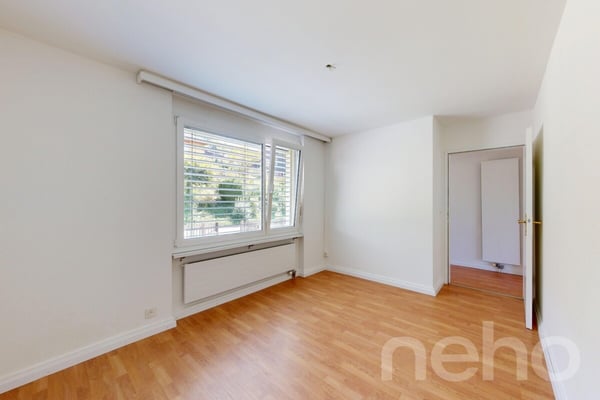 1.5-Zi.-Einfamilienhaus mit Garten, Teich & vielseitigen Optionen 8