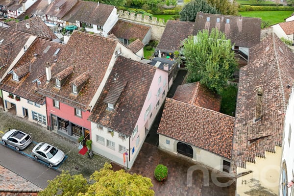 Mehrfamilienhaus mit 4 Wohnungen, Studio und Garage in zentraler Lage 1