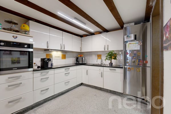 Mehrfamilienhaus mit 4 Wohnungen, Studio und Garage in zentraler Lage 4