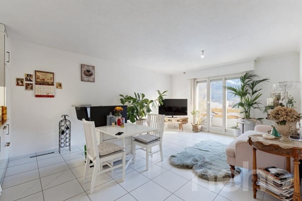 Bel appartement bien situé à Sierre avec vue panoramique 1