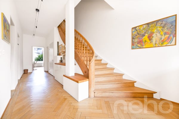Stilvolle Stadthausvilla mit Charakter im beliebten Bachlettenquartier 10