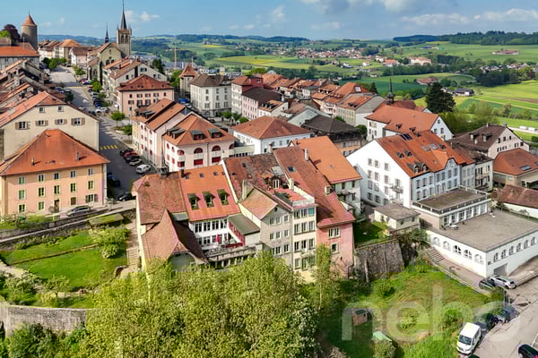 Bel immeuble de rendement à réinventer dans le centre historique 2
