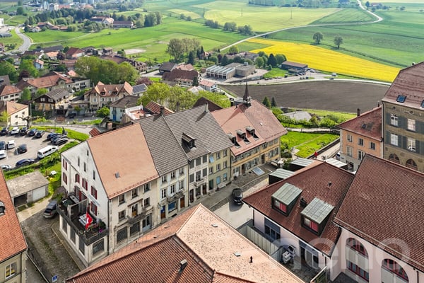 Bel immeuble de rendement à réinventer dans le centre historique 1