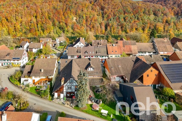 Grosszügiges und vollvermietetes Mehrfamilienhaus mit Gewerbeeinheit 4