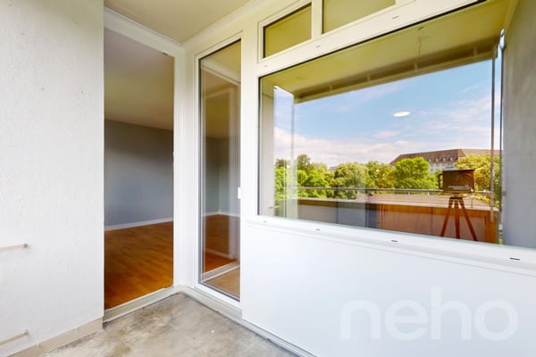 Modern renovierte 1.5-Zimmer-Wohnung mit Weitblick ins Grüne in Basel 8