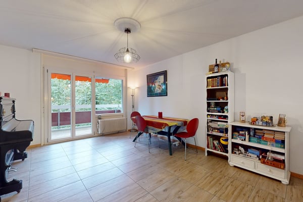 Appartement de 1.5 pces rénové avec balcon et vue ! 2