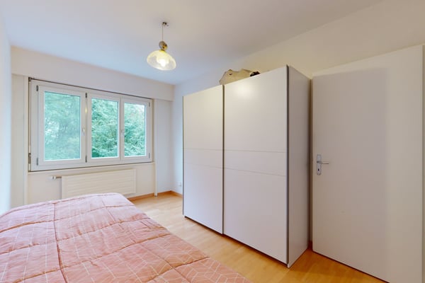 Appartement de 1.5 pces rénové avec balcon et vue ! 9