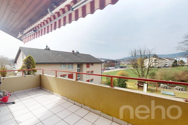 Helle Galeriewohnung mit Balkon 12