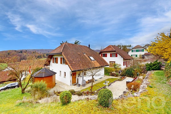 Freistehendes 1.5-Zimmer Einfamilienhaus am Rande der Wohnzone